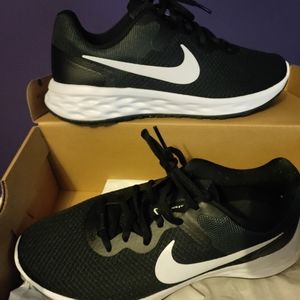 Women's Nike revolution 6 new inbox